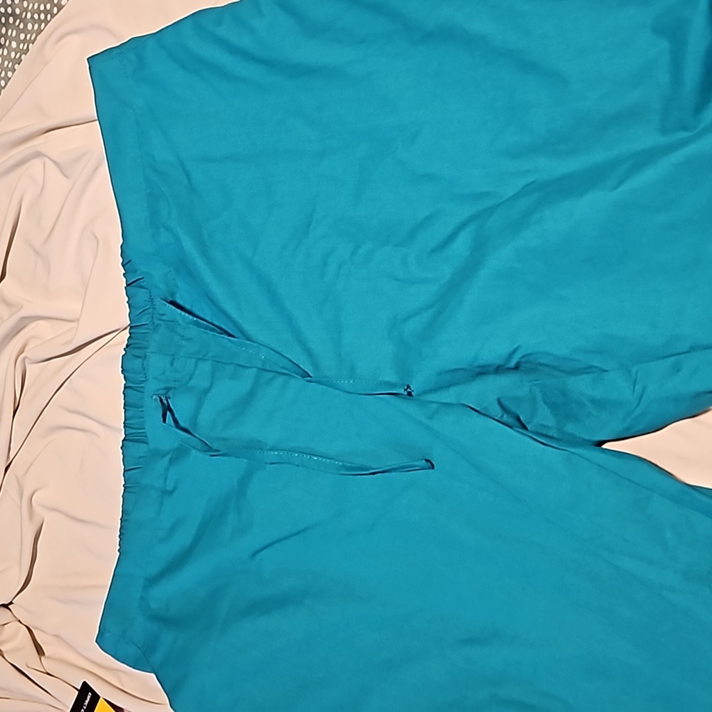 Scrubs 2 pair - Picture 4 of 6